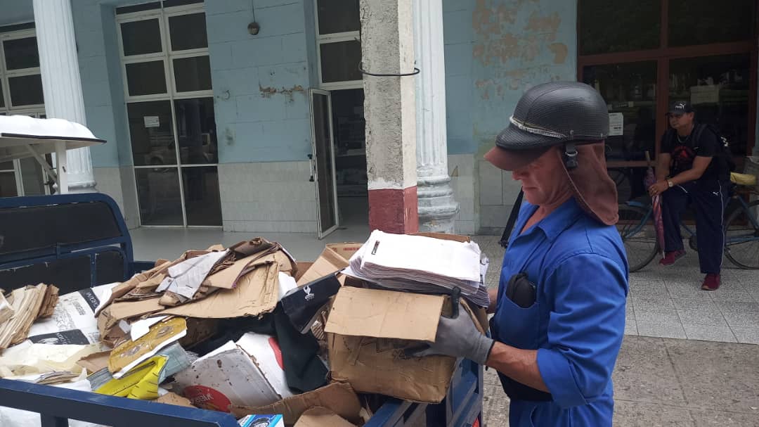 ermpvc's tweet photo. El mejor homenaje a Máximo Gómez es trabajar por la #Cuba que defendió el #Generalisimo #HOY en aniversario 118 de su muerte.
#CubaRecicla #IndustriasCuba #ReciclaReduceReutiliza #CubaViveYTrabaja #TenemosMemoria https://t.co/bdSHDVsPgT
