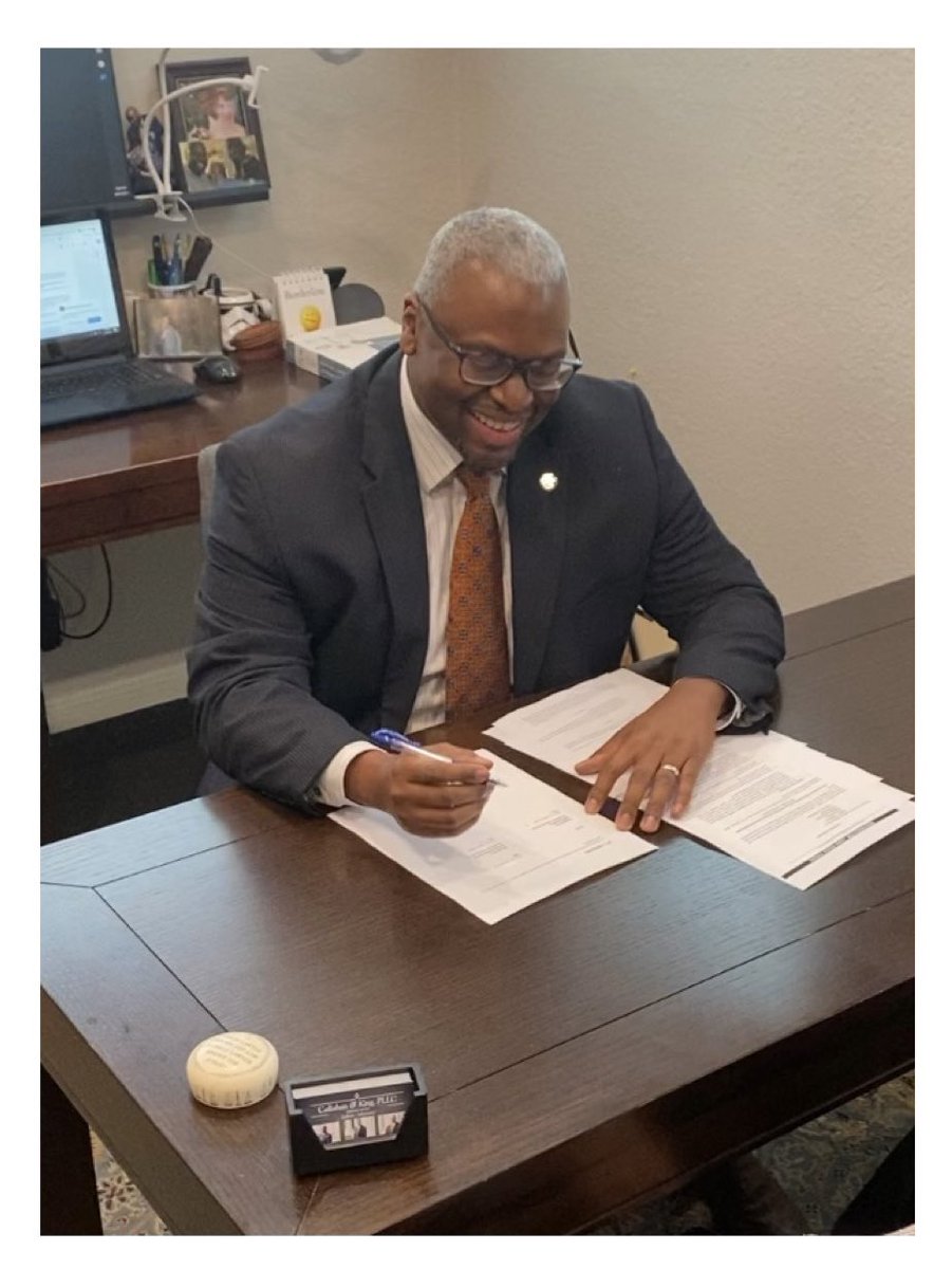 RCallahanWaco's tweet photo. 🎉There’s lots to celebrate this Juneteenth weekend!🎉

I’m pleased to announce my contract w/ WJK Press for my 1st book: Fire in the Whole: Embracing Righteous Anger w/ White Evangelicalism &amp; Becoming Whole Again. 

WJK authors include N.T. Wright, @CornelWest, &amp; @DavidDark✊🏾❤️ https://t.co/XUa8Gb7Kia