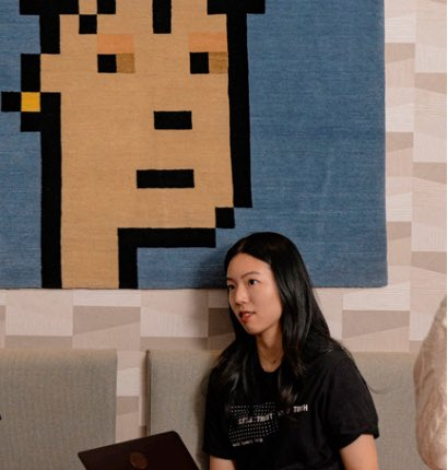 🗞️昨天，知名NFT艺术家，华语cryptopunks社区og成员琴文 <a href="/Qinwen_Wang/">Qinwen Wang</a>  参加我们Twitter Space访谈，与众多听众分享了她对NFT艺术的见解和对市场未来的展望。👇

1⃣在访谈中，琴文提到当前市场相对熊市，她注意到一些奢侈品品牌和独立品牌已经开始将NFT应用于实物产品。