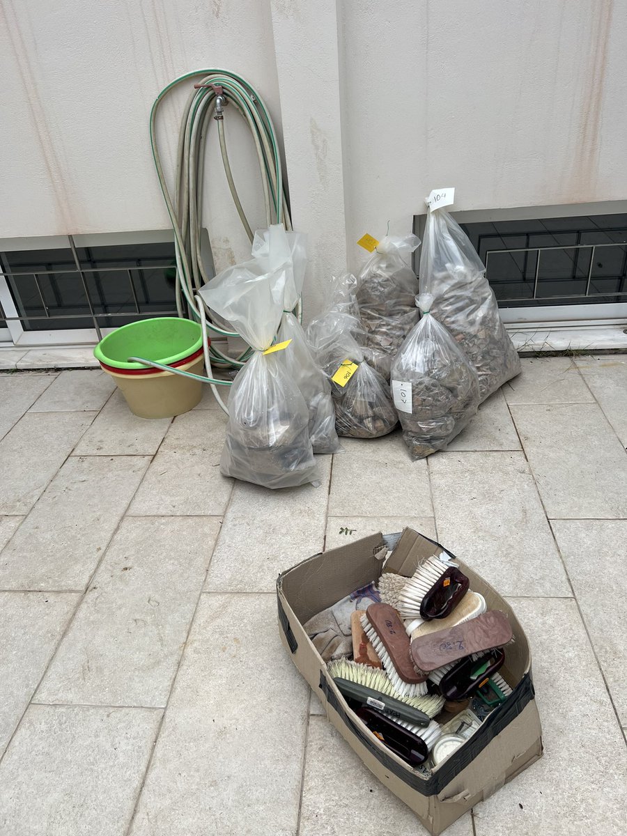 katyjmcleod's tweet photo. Week 1 came to a close with some pottery washing from a total pickup nearby the Sanctuary of Hera https://t.co/lvvAU1eTBi