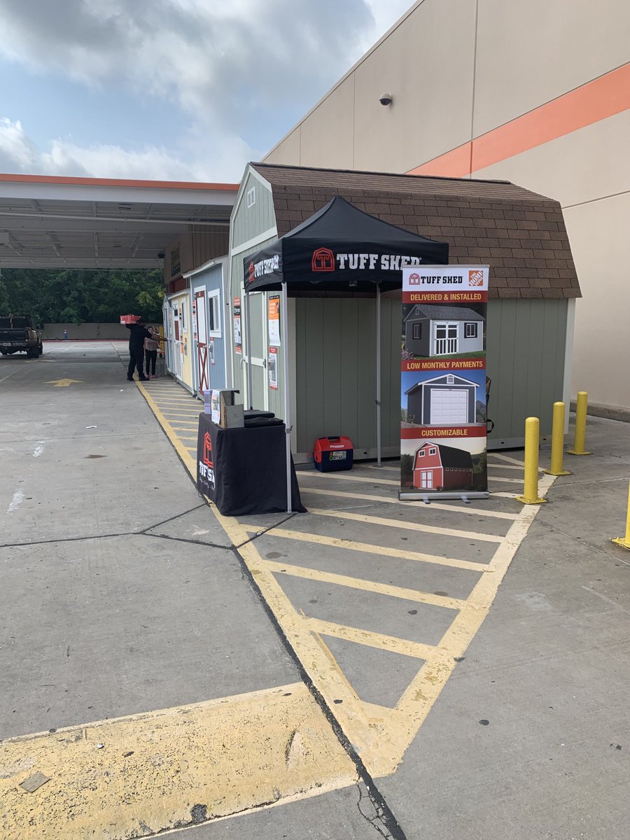 Ready for the crowd at the Pro Desk exit!!! Gonna slay ‘‘em today ! ⁦<a href="/HomerSaenz15/">Homer Saenz</a>⁩ ⁦<a href="/WhitefleetChris/">Chris Whitefleet</a>⁩ @