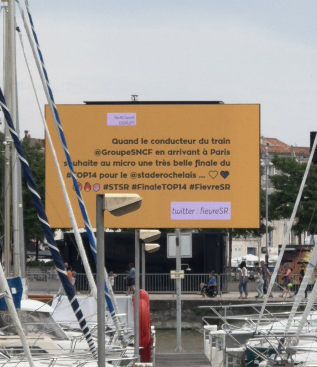 ClubBagnards's tweet photo. 🟡⚫️ Salve de Jaune et Noir sur les écrans géants du Vieux Port de La Rochelle ! Tous unis derrière nos Jaune et Noir !
#FievreSR #STSR #Top14 #ObjectifBrennus #OnLacheRien https://t.co/AbPGs62Iih