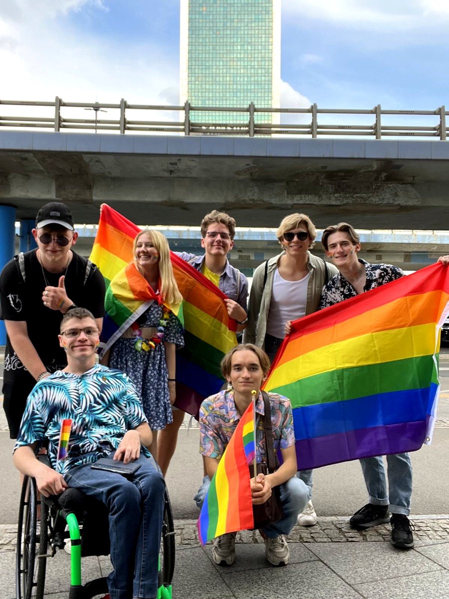 FitrzykMaciej's tweet image. Najlepsza ekipa... kocham!🌈❤️

Byliśmy, jesteśmy i będziemy! Maszerujemy WSZYSCY RAZEM po lepsze jutro ✌🏻!
#ParadaRówności #Polska2050 #LGBT