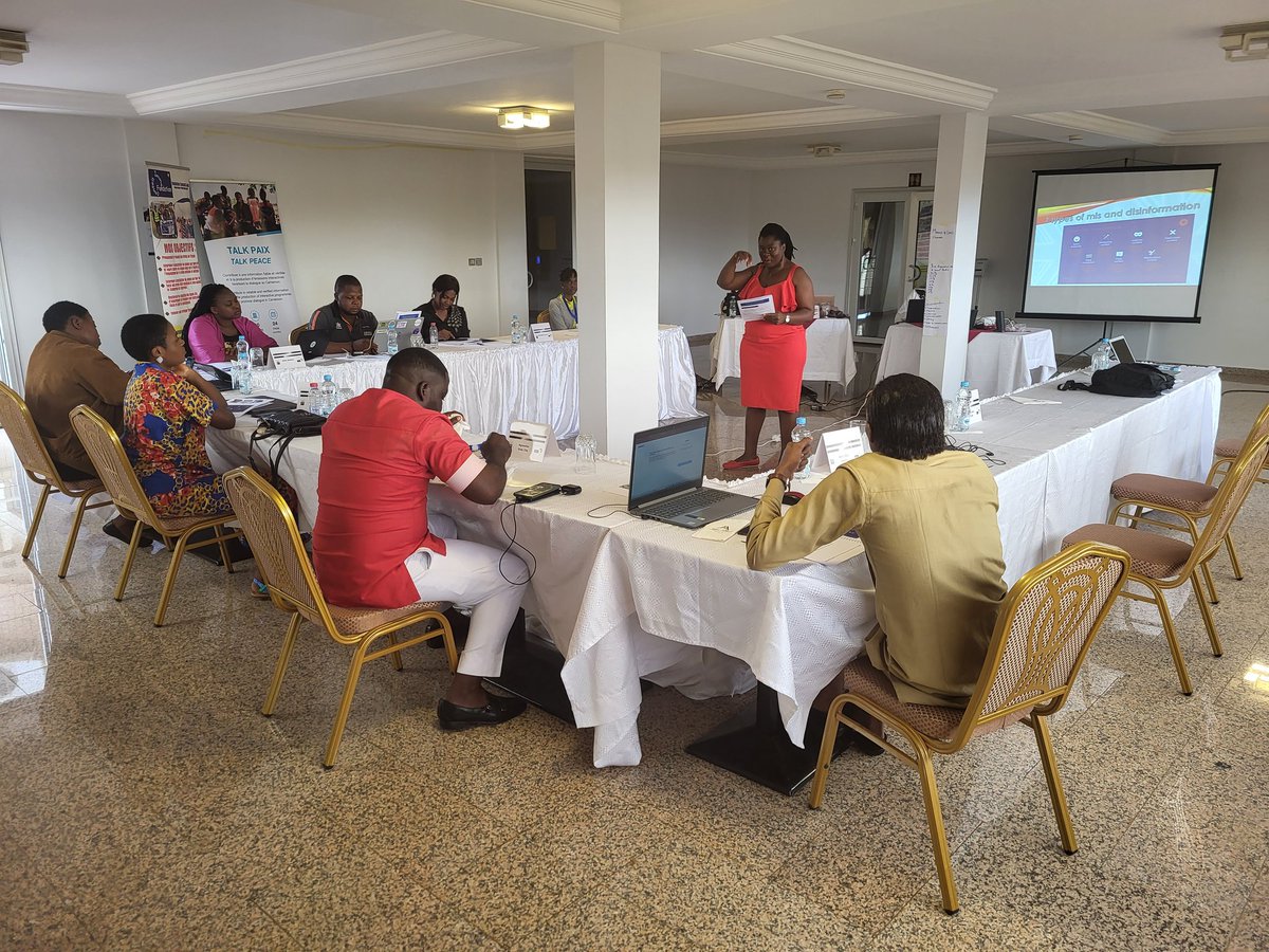 Recrutées par <a href="/CFImedias/">CFImedias</a> je viens de passer quatre supers jrs à Dschang à partager mon savoir en éducation aux medias avec des jeunes du Nord-ouest pour le  projet #TalkPaix. Merci à  <a href="/CFImedias/">CFImedias</a> , à <a href="/conseiljeune/">FondconsJeune</a> et surtout aux apprenants. Nous avons appris les uns des autres.