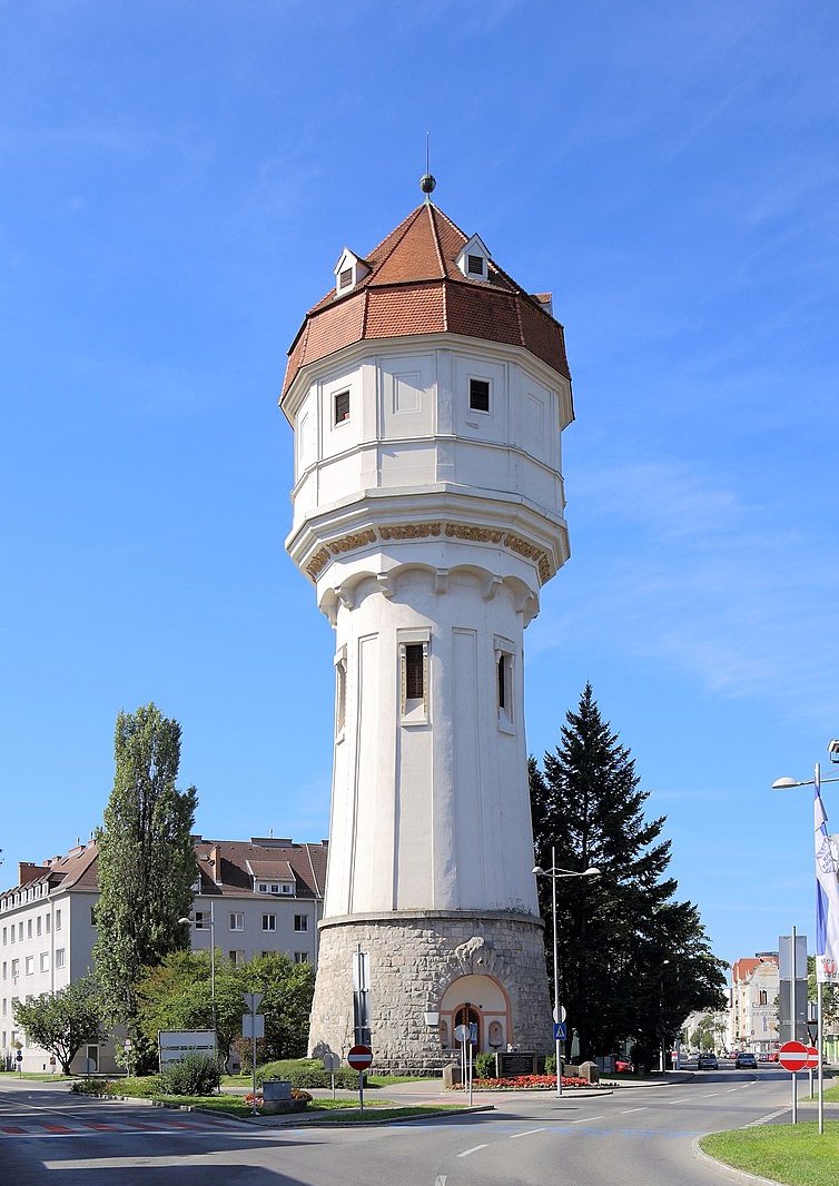 The unexpected delights of water tower architecture, a thread: