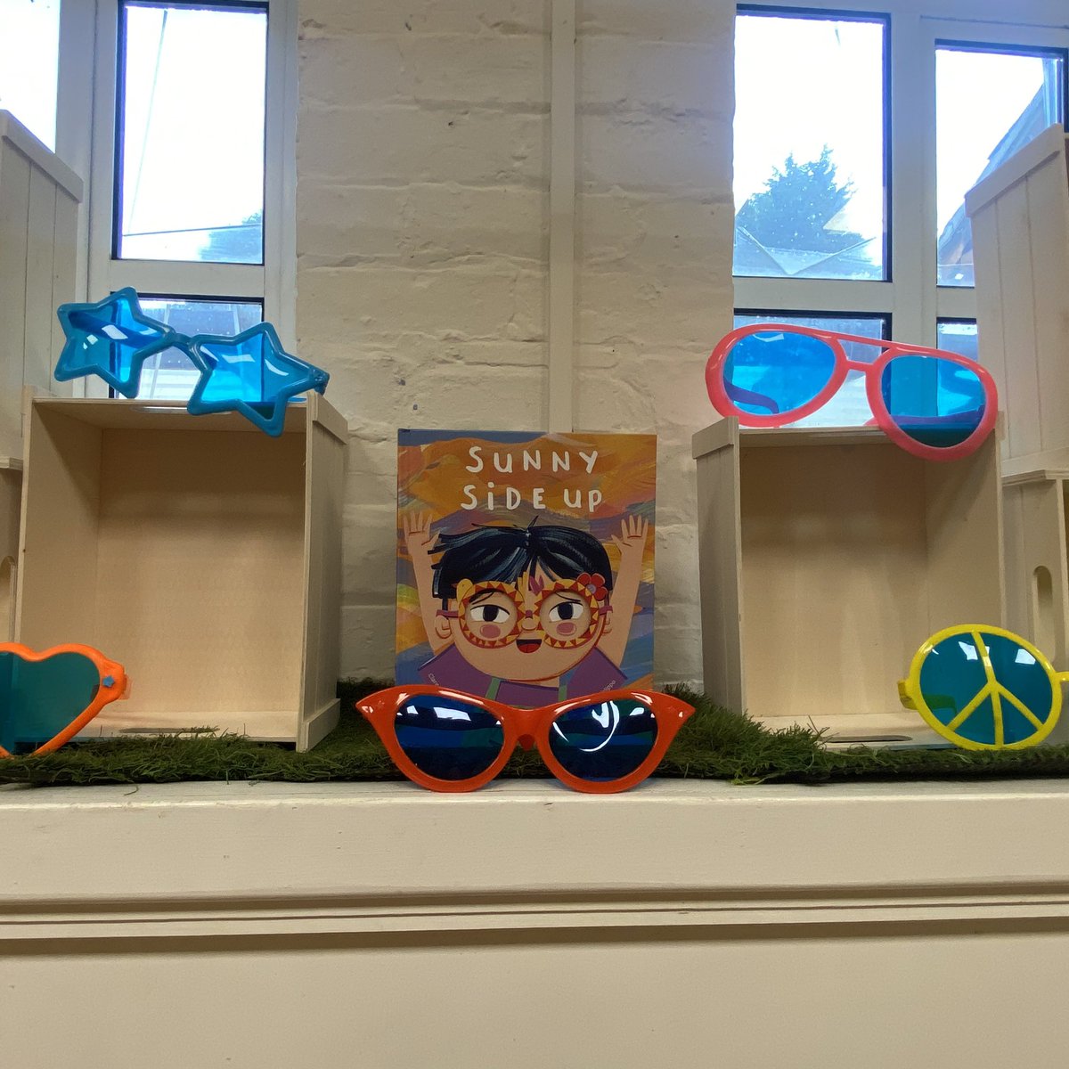 I updated one of our school reading displays today with the brilliant Sunny Side Up 👓 by <a href="/ClareHelenWelsh/">ClareHelenWelsh</a>  I’m looking forward to reading it to the children this week and finding out what their Sunny Side Up is. <a href="/WSHEnglishHub/">Witham St Hughs English Hub</a> you’ll love this book 📕 #LincolnshireReadingPledge