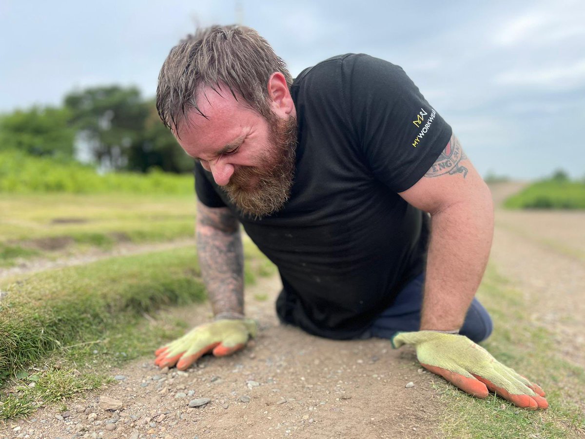 Shuttsie's tweet image. What a day and amazing achievement @mickeybushell you can donate here gofundme.com/f/walk-the-wre…