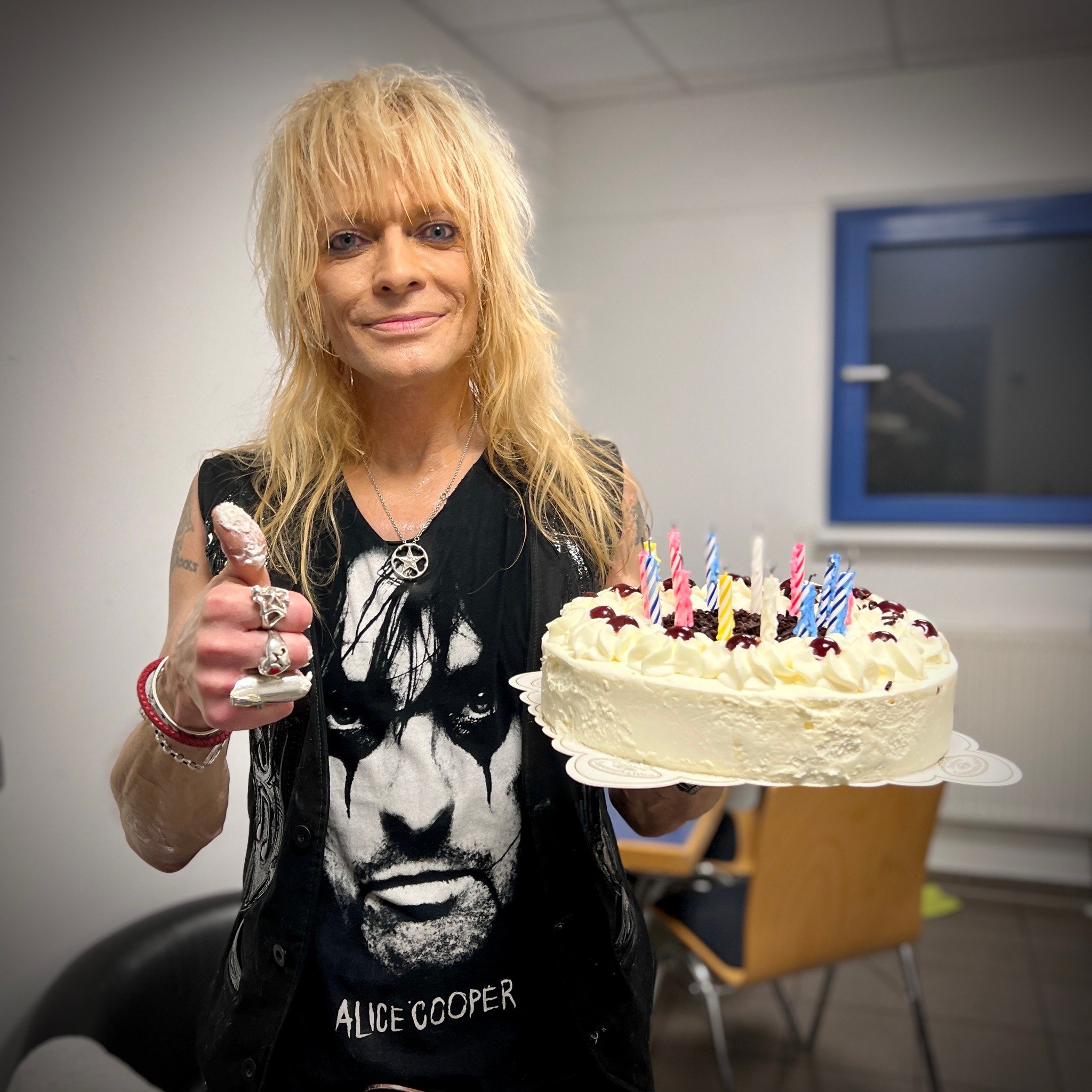 Happy, happy 61st Birthday to Michael Monroe.        