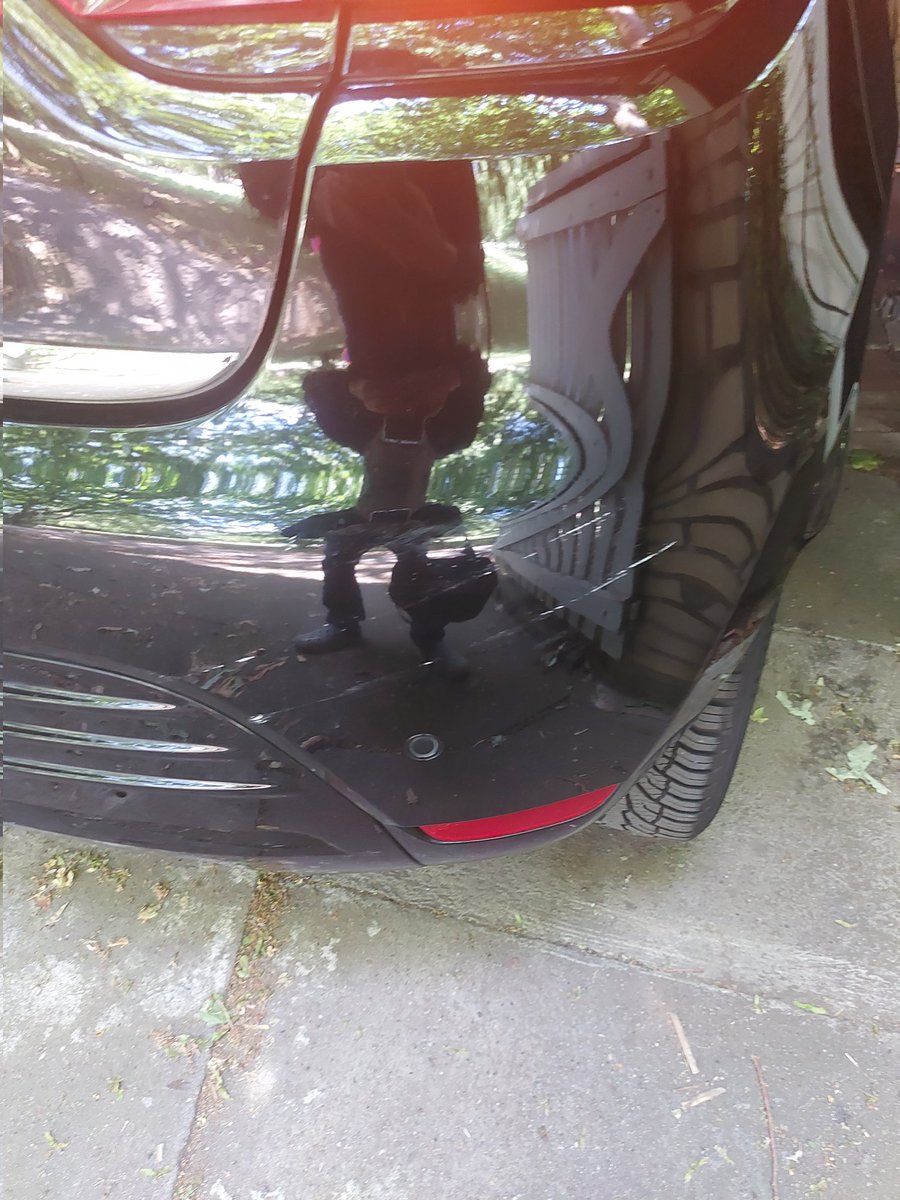 Wohnraumteiler's tweet photo. Ich habe einige Kratzer an mein Auto und mein Mann dreht jetzt durch! 👍😉#Servicetweet #Handgemenge https://t.co/kXRftwGAhc