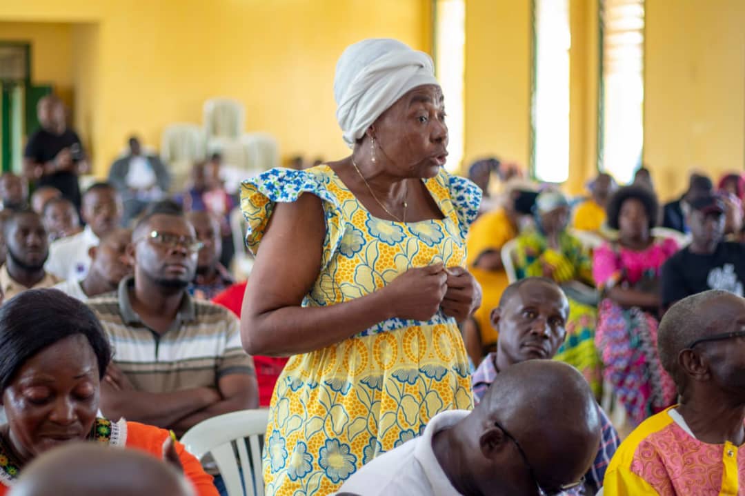 DrObiang's tweet photo. J’ai rencontré les #Statutaires des 2 arrondissements de la Commune d’Oyem et du Département du #Woleu en présence de @CSMezuiObiang afin d'inviter à une mobilisation générale de l'ensemble des camarades de nos structures de base lors de la Tournée du @PresidentABO . https://t.co/pEIHMdzrRr