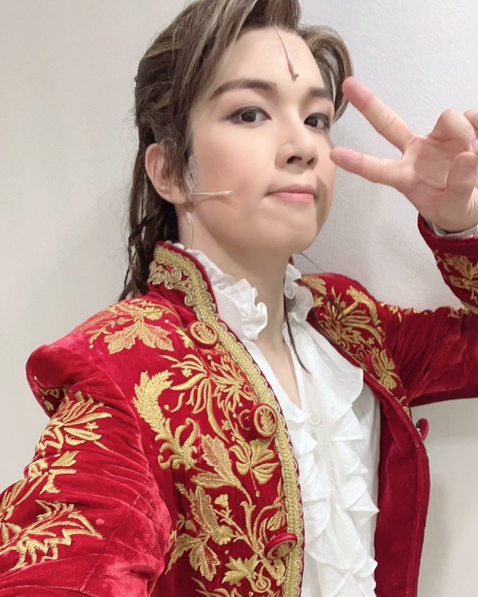 roxanity1O1's tweet photo. 06.17.23 hweng_star IG POST
I am music..!
#Musical #Mozart #Mozart #Wolfgang #ItIsMe #YooHweSeung #FirstPerformance #ThankYou #ForCheeringForMe #ItFinished #Safely #SoIAmVery #Happy #Please #SeeMe #Often #InTheFutureToo
#NFlying #YooHweseung #엔플라잉 #유회승 https://t.co/Q3gEsydzIS