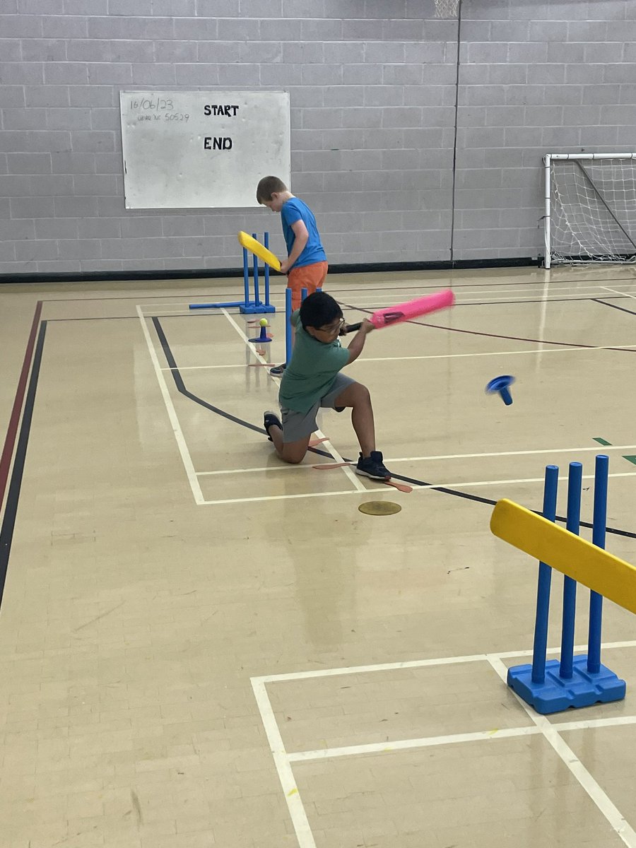 Howzat4kidz Super Saturday week 7 from Orchard School  practising and developing the sweep shot, great fun, and watching the improvements by everyone was super to watch.

Bring on spin bowling next week!