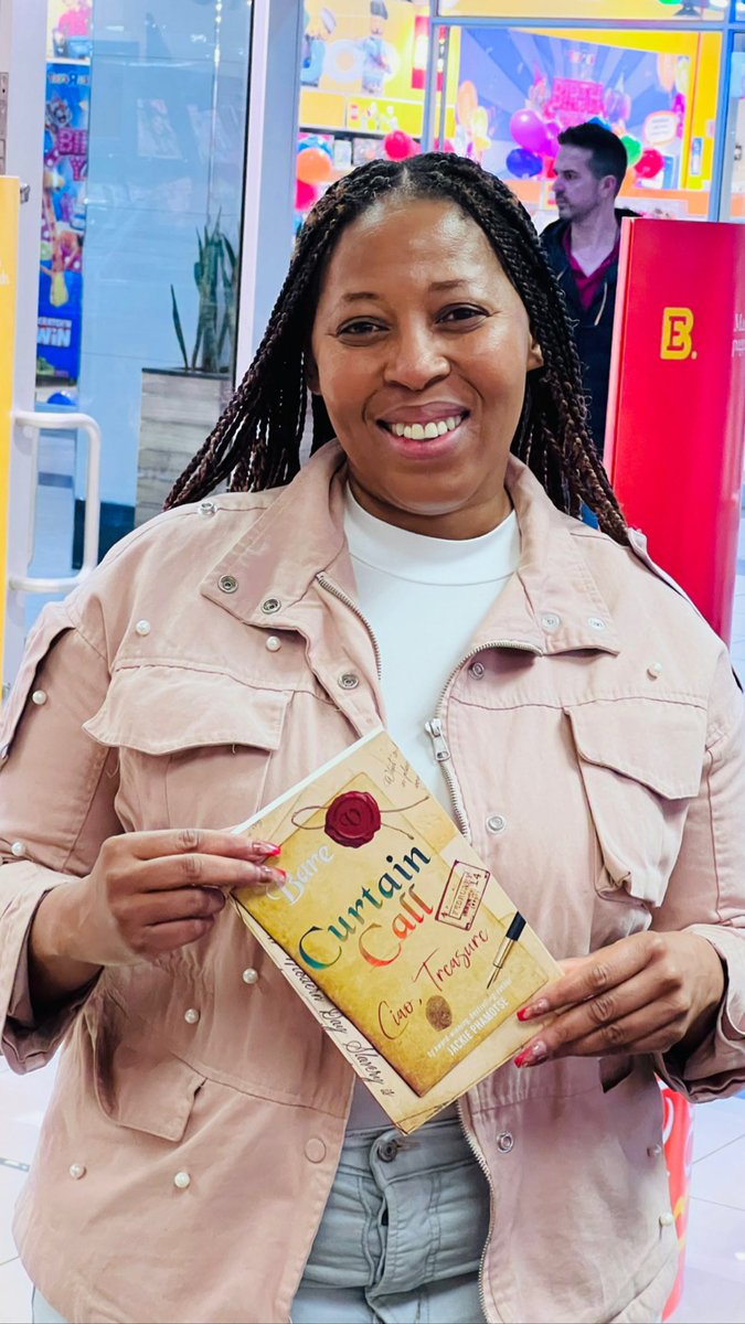JackiePhamotse's tweet photo. Our first book signing was such a success. #Bare #BareNation ππππππβ€οΈβ€οΈπππ#CurtainCall #BookTour https://t.co/GOp2BfWF4V