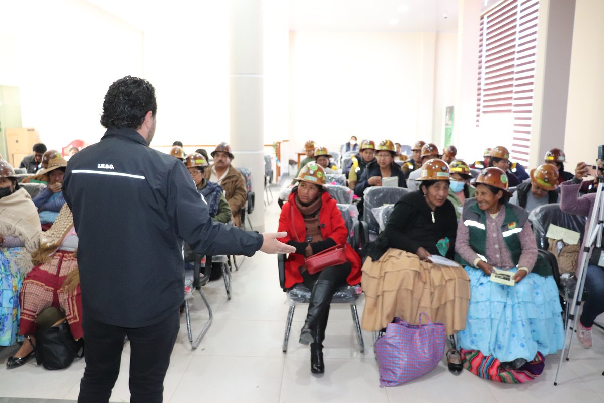 INSO_BOLIVIA's tweet photo. CURSO DE LIDERAZGO EN COOPERATIVAS MINERAS - DIRIGIDO A MUJERES MINERAS
INSO - INSTITUTO NACIONAL DE SALUD OCUPACIONAL
Los temas que se trataron fueron:
SALUD OCUPACIONAL Y RIESGOS PROFESIONALES
SEGURIDAD INDUSTRIAL Y SEÑALIZACIÓN
EFECTOS DEL MERCURIO
ERRADICACIÓN DE LA SILICOSIS https://t.co/9bMw3Cql03