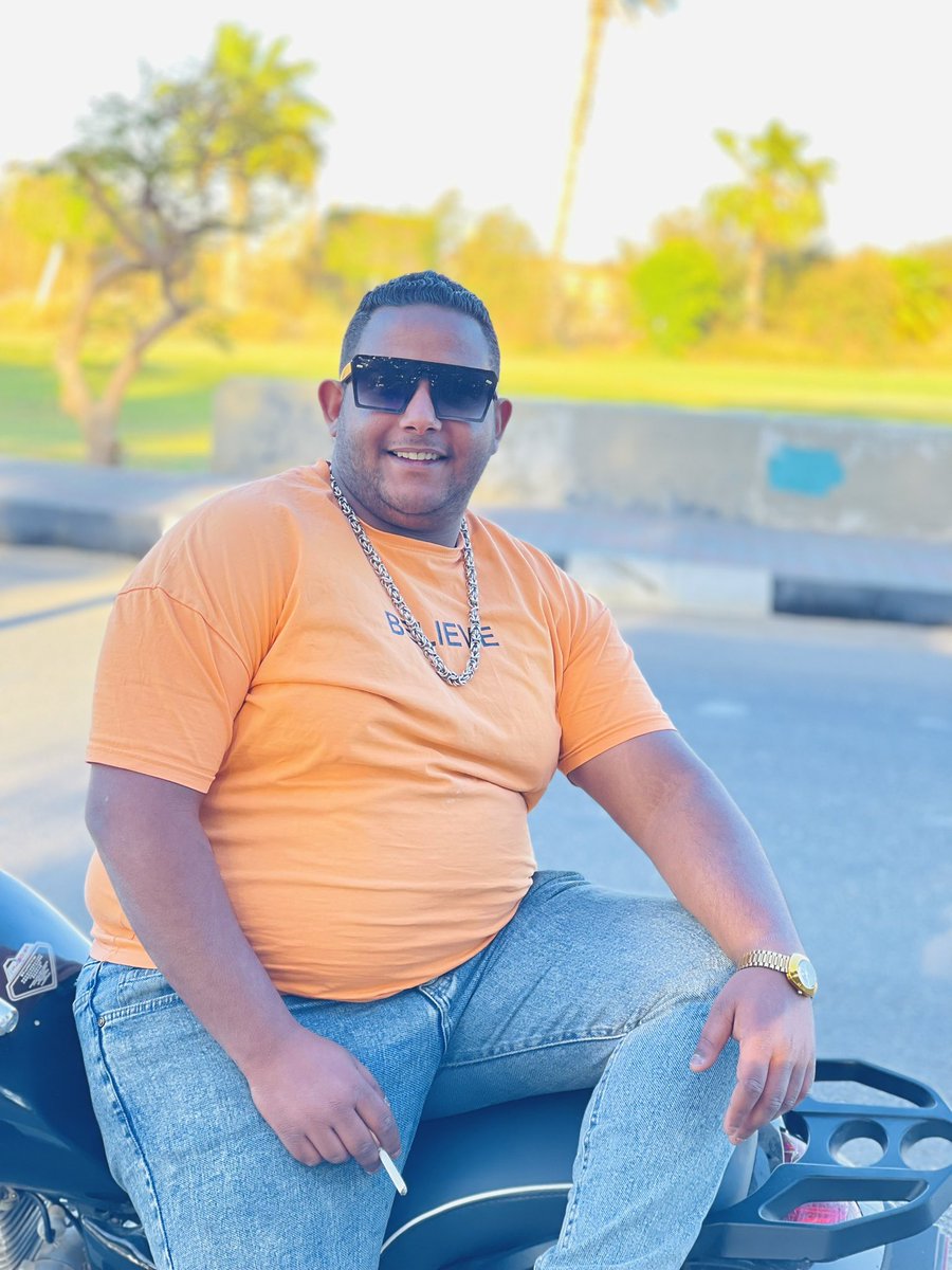 shbroo74's tweet photo. الـناس عـايزه اللـي يـخضرهـا مـش اللـي يـقدرها 🤪😅 https://t.co/0EDvxvp0mz