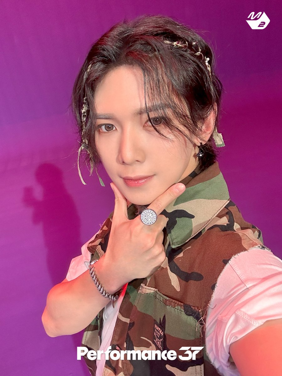 M2MPD's tweet photo. 바운시는 너무 맵고 셀카는 너무 달아요😋
ㄴ당연함. 에이티즈는 맵단맵단이 진리니까.

M2 Exclusive Performance <Performance37>
ATEEZ 'BOUNCY (K-HOT CHILLI PEPPERS)'

▶ https://t.co/WjWK9Nl70p

#Performance37 #ATEEZ #BOUNCY
#에이티즈 @ATEEZofficial https://t.co/L2LddAGJtM