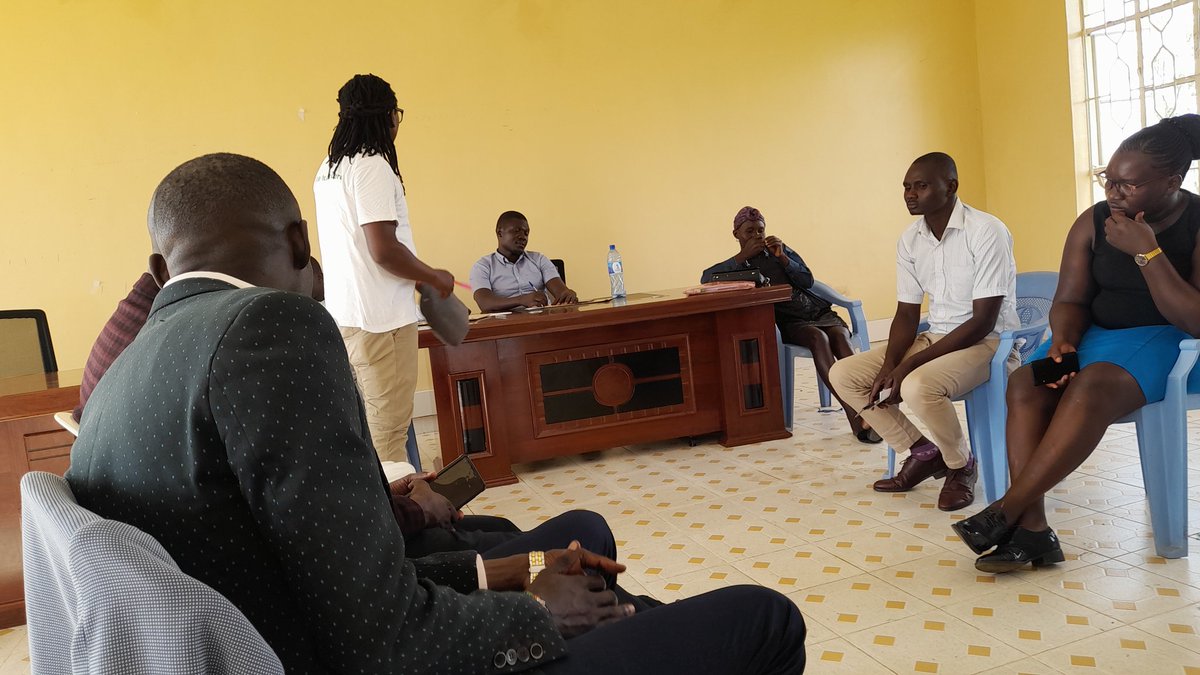WillysOmullo's tweet photo. Engaging with Rachuonyo North Youth Parliament debating Climate change impacts and Teen pregnancies
#Climatechangeactionnow
@CsoHomabay
@idfkeny1
@UraiaTrust
@AluoraC
@HomaBayCountyKE
@gladyswanga https://t.co/jBYLugv1yp