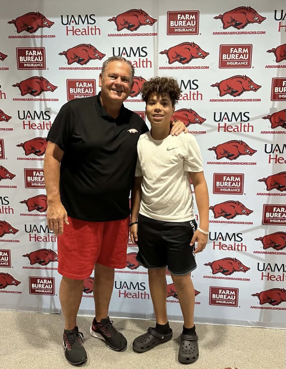 Kobe_Metcalf's tweet photo. Ready to get to represent the last name today @RazorbackFB  
#Metcalfblood

Special thanks to @CoachSamPittman 
@adamgorney 
@RazorbackFBRec 
@CoachSFountain 
@DannyWest247 
@Rivals 
@coachdhiggins 
@CoachTMetcalf 
@TevisMetcalf 
@tjmetcalf3 
@metcalf_Rello 
@Metcalf79 https://t.co/EEYYWpCHa4