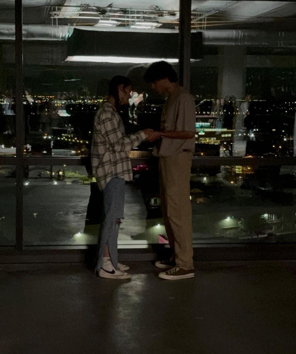 RUSHNESCAPE's tweet image. ㅤㅤㅤ
ㅤㅤ           𓆃    𝗠𝗜𝗦𝗜𝗢𝗡, 𝗽𝗮𝗿𝘁𝗲 𝟭.

         ❛ 𝙴𝚕 𝚌𝚘𝚛𝚊𝚓𝚎 𝚗𝚘 𝚙𝚞𝚎𝚍𝚎 𝚋𝚘𝚛𝚛𝚊𝚛 𝚗𝚞𝚎𝚜𝚝𝚛𝚘𝚜 𝚖𝚒𝚎𝚍𝚘𝚜. 𝙲𝚘𝚛𝚊𝚓𝚎 𝚎𝚜 𝚌𝚞𝚊𝚗𝚍𝚘 𝚗𝚘𝚜 𝚎𝚗𝚏𝚛𝚎𝚗𝚝𝚊𝚖𝚘𝚜 𝚊 𝚎𝚕𝚕𝚘𝚜. ❜
ㅤㅤ
ㅤㅤ