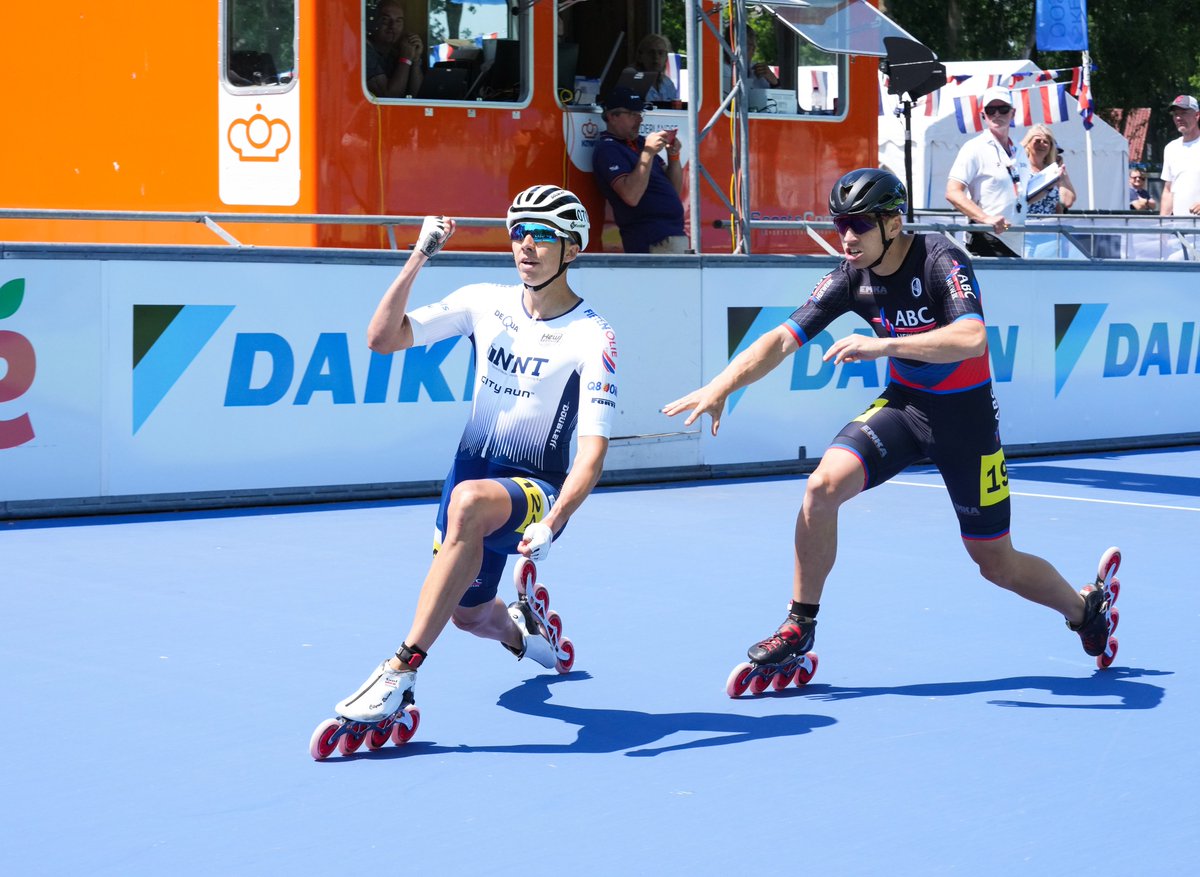“Het was geen slecht toernooi, maar ik stond nog met lege handen. Op de slotdag moest het gebeuren”, vertelt Kwant, die voelde dat de druk er maximaal opstond.
>>schaatsen.nl/nieuws/2023/ju…