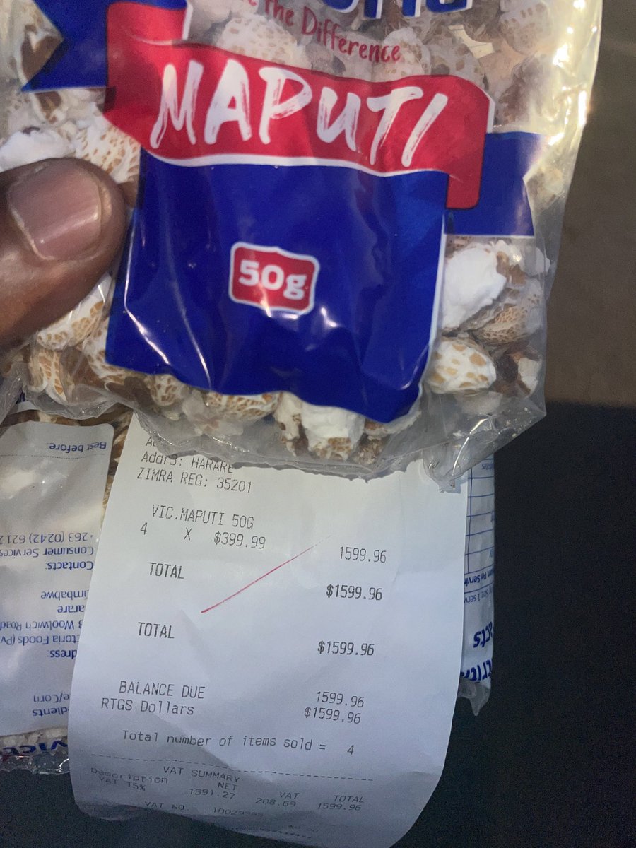 TichRay's tweet image. So,
Appears @PicknPay #Zimbabwe are hedging themselves against loss by no longer giving #BondNotes as change for US$ payments but maputi in lieu thereof.

Who can blame them,
It’s the Zanu PF created fuckery.

August we vote for a conducive environment for business &amp;amp; us to thrive