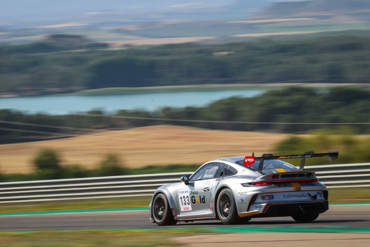 MotorLand Aragón tweet media