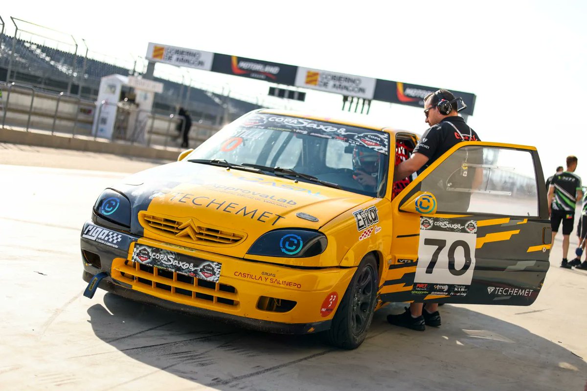 🔊Suenan los motores en #MotorLand nuestro #PitLane y #Paddock están como completos🙌

Las carreras🏁han comenzado en el trazado de Velocidad donde las podrás ver GRATIS🤑

Aparca dentro del circuito🅿️mira las carreras desde nuestro Bar🍻y disfruta de unos coches de ensueño 😍