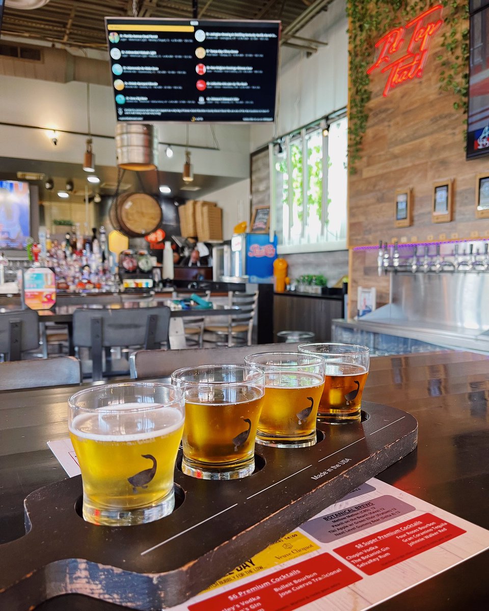 Looking for a unique way to celebrate dad this weekend? Visit Naples Flatbread to build your own flights at the Self-Service Tap Wall! Choose from a selection of 54 beers, wine, seltzers and more and raise a glass to your favorite guy! 🍻