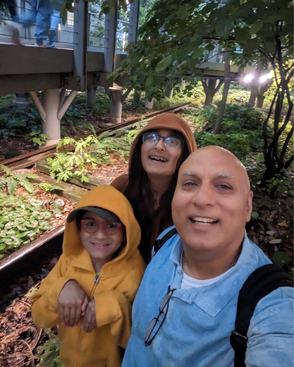 Show your Dad some love! In the S’MAC tradition of treating your Dad, bring him in tomorrow (Sunday) for Father’s Day and his Mac &amp; Cheese is on us! 🧡

#fathersday #cheesygoodness #macandcheese