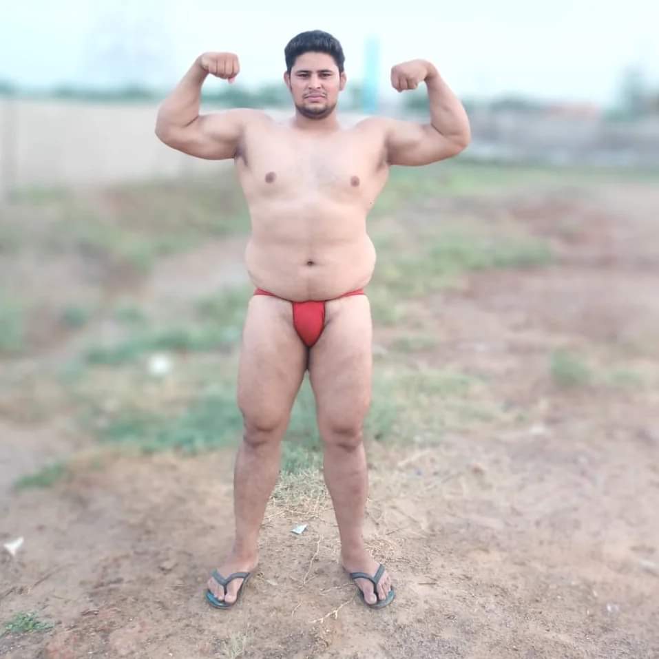 SamayPinoy's tweet photo. Hot desi bodybuilder in langot 🥵 #desibody #bodybuilder #bulge #hotman #indianbodybuilder #desiman #langotman #desibodybuilder #pahalwan #indianwrestler #desiwrestler https://t.co/PyKUSPQxHx
