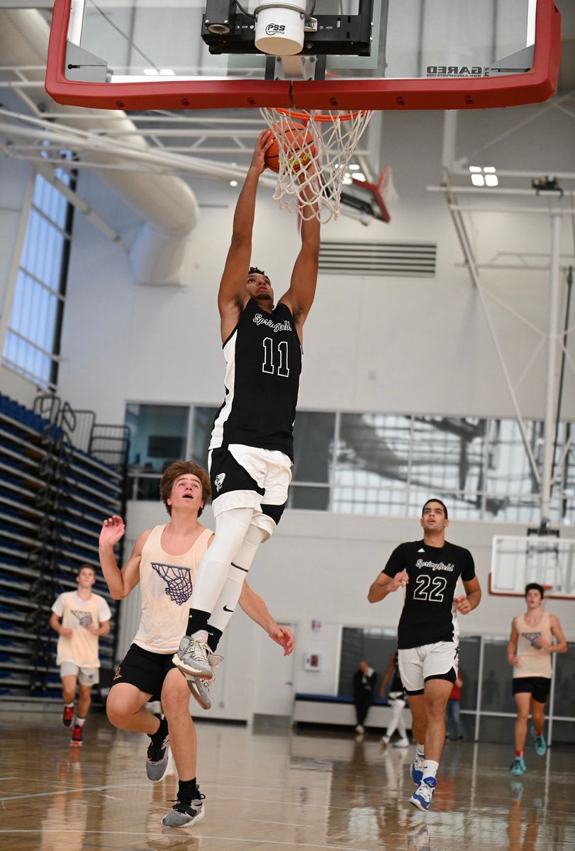 Jorjan Flores en el radar de varias universidades NCAA D1 recibe sus primeras ofertas después de dos excelentes días en el torneo de Hun School durante el periodo abierto de reclutamiento. #SeGrande
