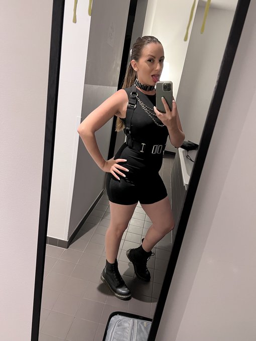 Raged two nights b2b @ KitKatClub in Berlin! Hands down the BEST nightclub experience of my life. Danced<a href="/tag/manyvids"class="tags"><span>#manyvids</span></a>