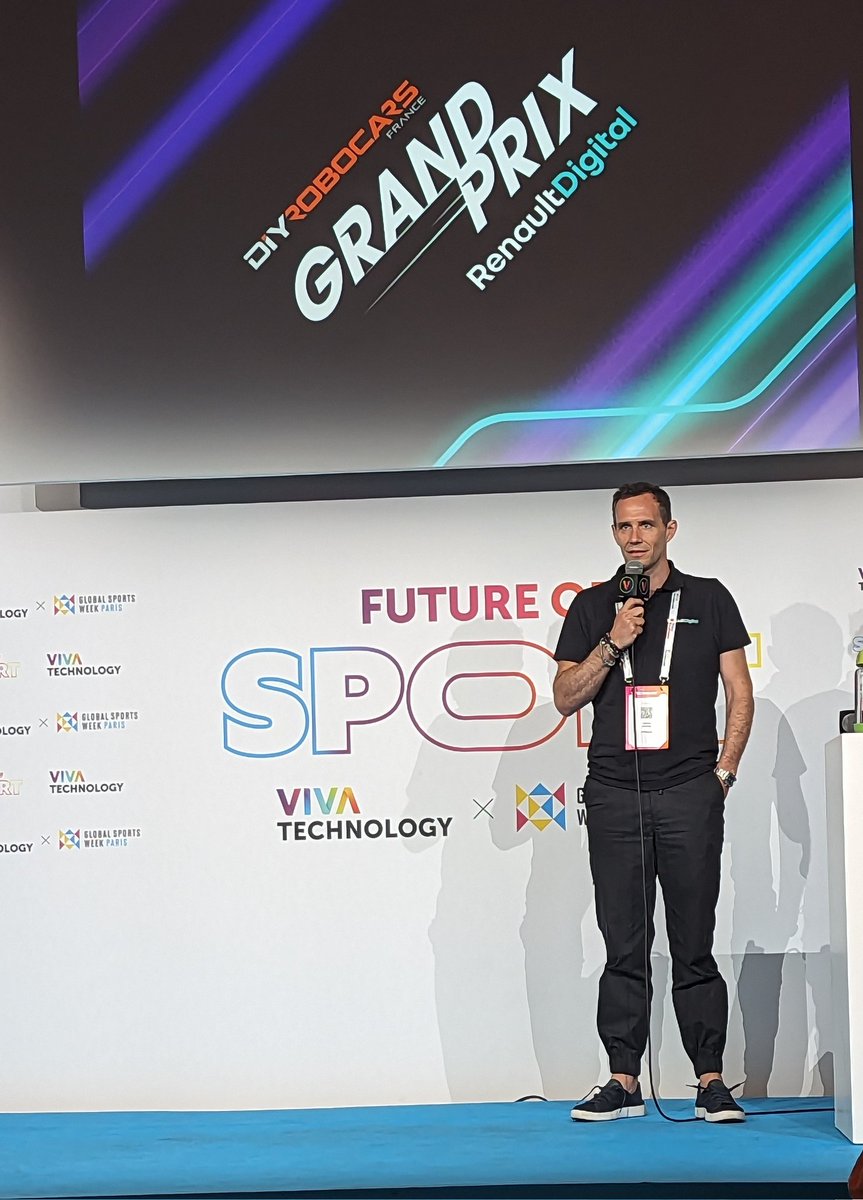 [#Vivatech] Notre CEO Pierre Houles prend la parole pour inaugurer la remise des prix ! 

🎤 " C'est important pour nous d'être dans cet événement et de soutenir les #robocars car c'est l'occasion de se connecter avec les écoles et de montrer d'une façon ludique ce qu'on fait