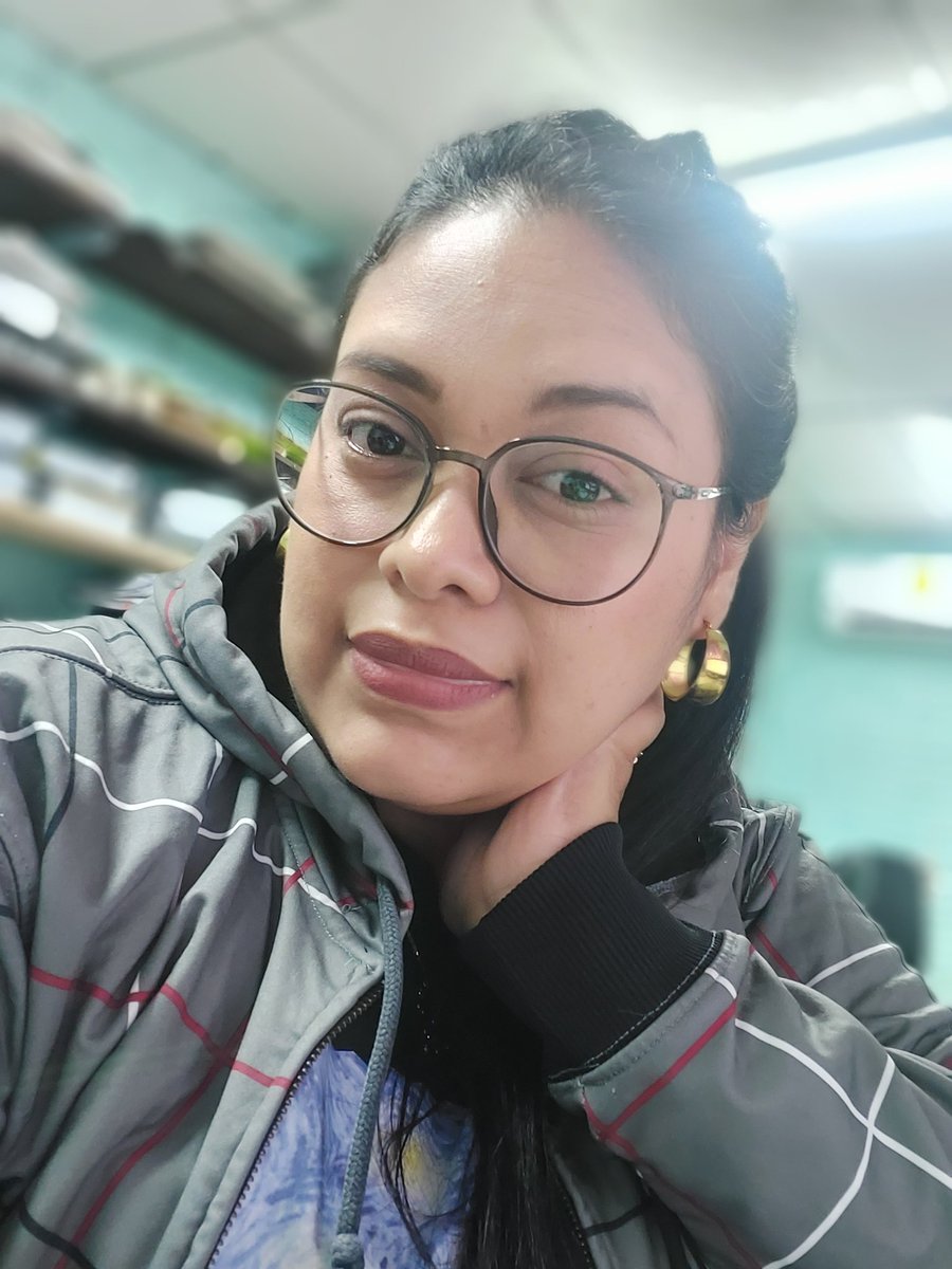 #SaturdayVibes 🌧🧣
Les deseo lo mejor para este día