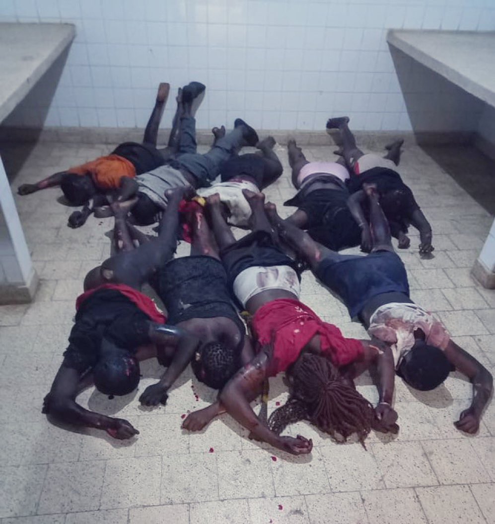 La milice ADF a attaqué la Rubihira Secondary School, tué au moins 41 enfants et kidnappé une trentaine d’autres dans le district de Kasese en Ouganda, avant de mettre le feu au dortoir et de fuir en direction de la RDC. Certains des enfants ont été brûlés, d’autres lacérés à