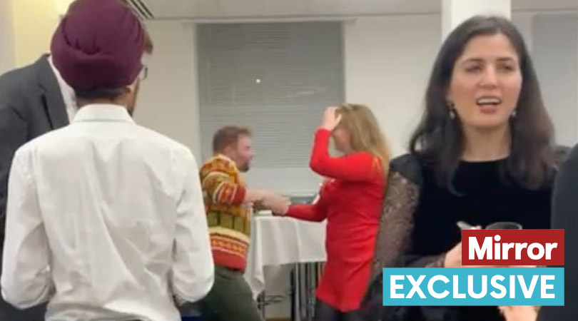First ever Partygate video revealed as Tories drink, dance and laugh at Covid rules

mirror.co.uk/news/politics/…