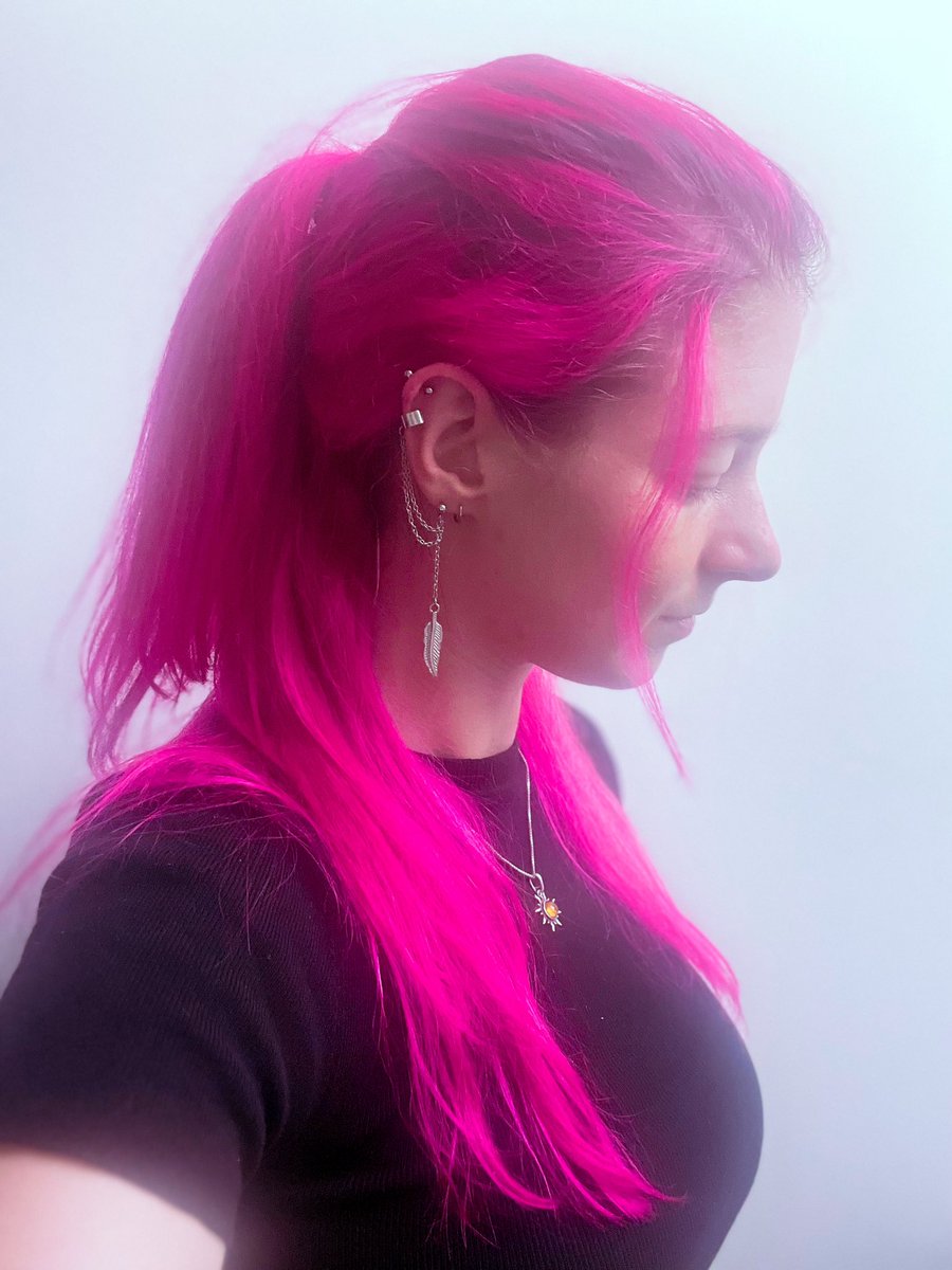 Liza Grimm on Twitter: "Hab spontan ne neue Frisur getestet & bin jetzt ...