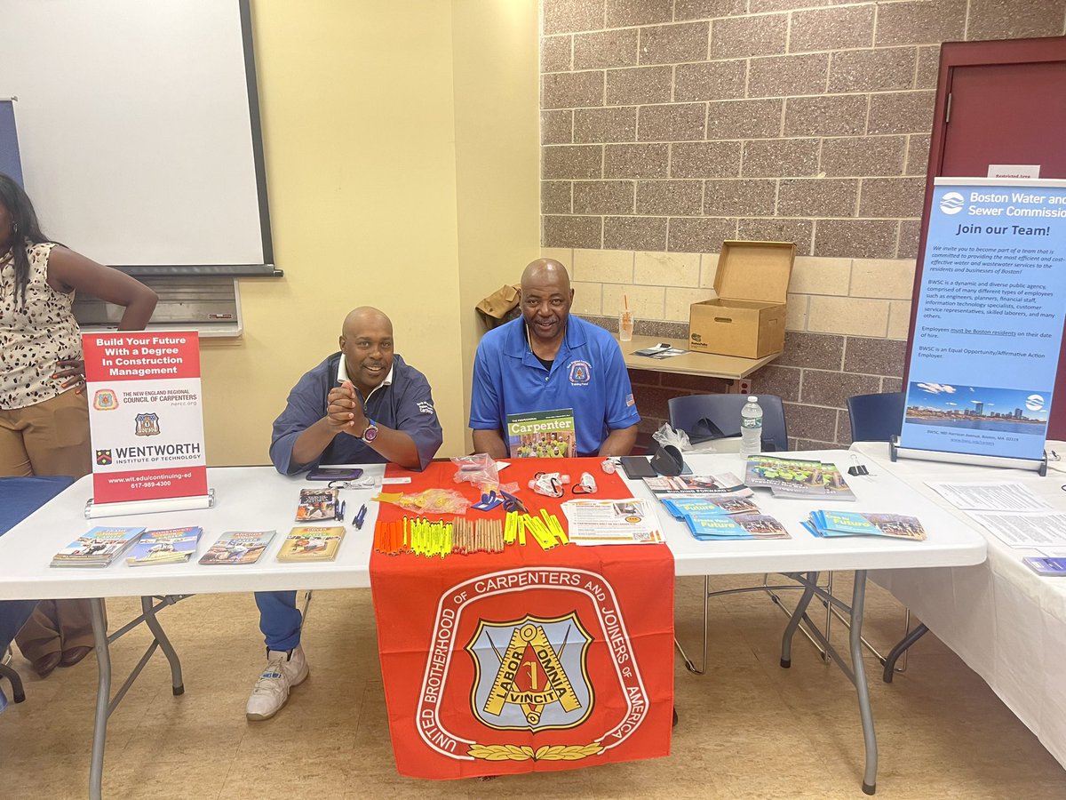 ErinforBoston's tweet photo. Tremendous opportunities for great pathways and careers. The event goes until 1 pm today at the Kroc Center, sponsored by MAMLEO. Invest in YOU! #MAMLEO #kroccenter #comingtogether #actionnotjustwords #bospoli #teammurphy @MAMLEO_MA https://t.co/J2PbMM29Ls