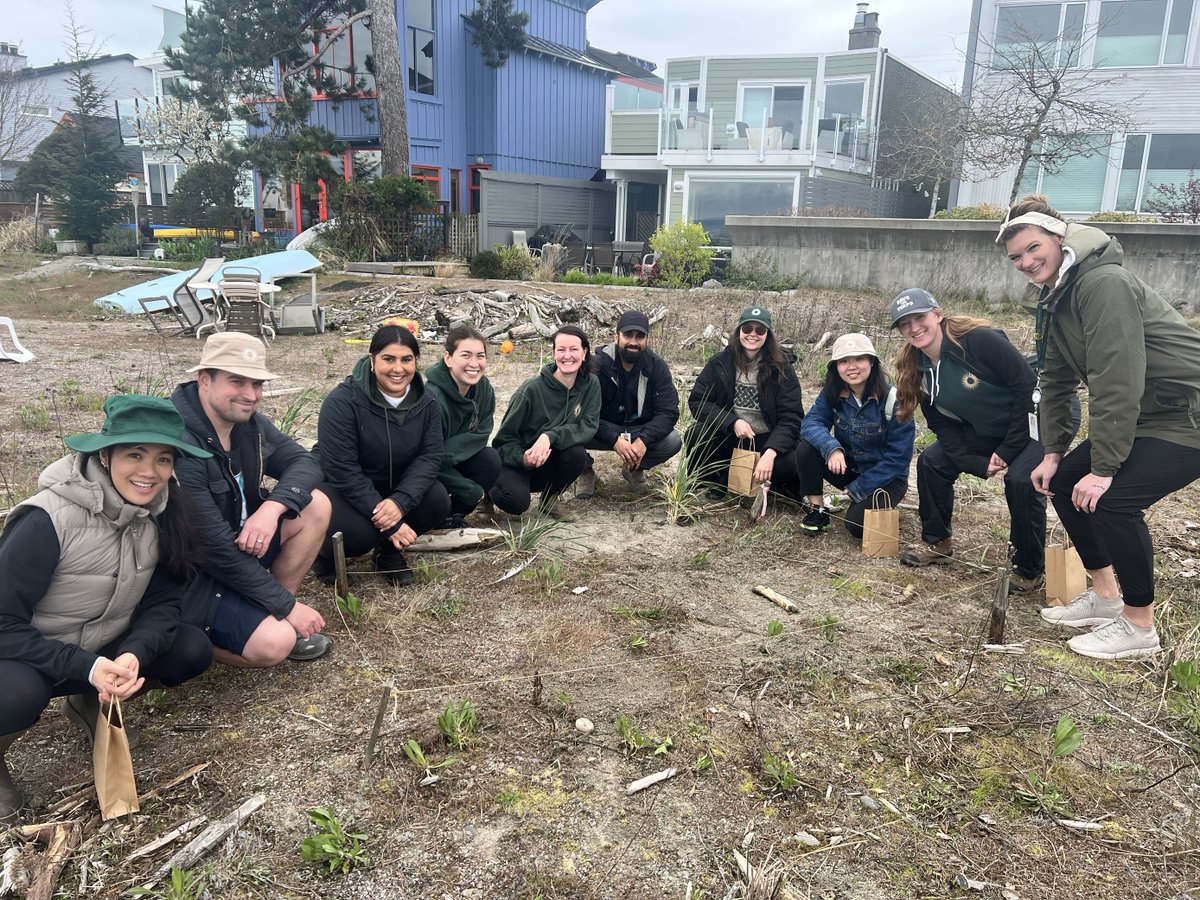 CityofDeltaBC's tweet photo. 🌿May was Invasive Species Action Month. Thank you to all community and local business volunteers (#PureSunfarms, Amazon YVR2 and YVR4) who answered the call and provided time and effort to restore #DeltaBC's natural areas.
Stay tuned for more events happening in Fall 2023. https://t.co/kYT8yN69kd