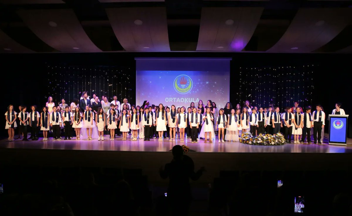 TEDBODRUM's tweet photo. 4. sınıf öğrencilerimiz ilkokulu bitirip ortaokula başlayacak olmanın mutluluğunu konferans salonumuzda düzenlenen "Ortaokula Merhaba" töreni ile yaşadı.
#TED
#tedbodrumkoleji
#tedbodrum
#eğitim
#ortaokulamerhaba
#ilkokuldanortaokula
#bodrum
#muğla https://t.co/U24CiPtbFG
