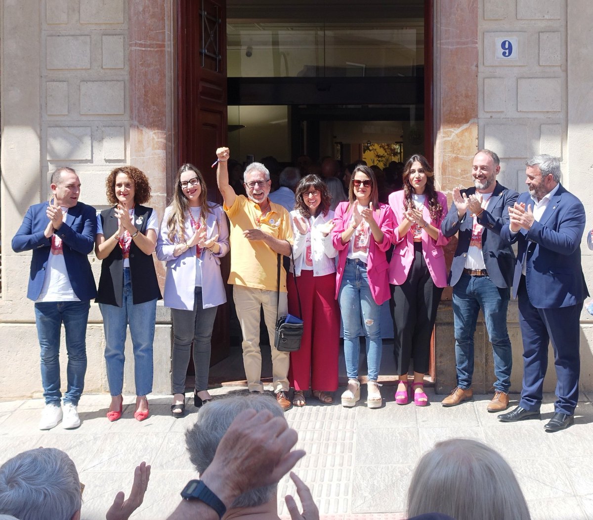 lesquerracrevi's tweet photo. 💪Som el poble viu que mai no mor: Tornarem💜 https://t.co/7nMdT66IUN