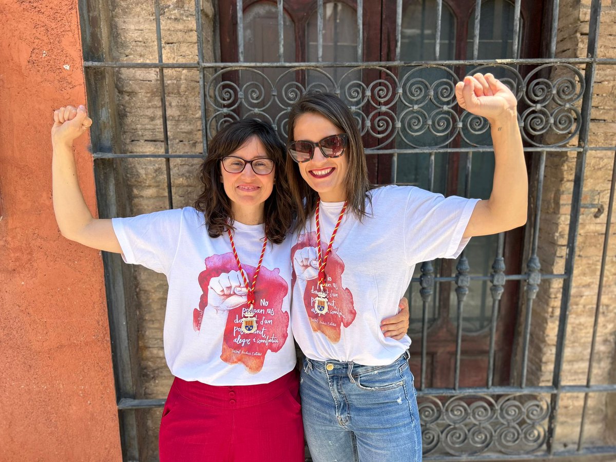lesquerracrevi's tweet photo. 💪Som el poble viu que mai no mor: Tornarem💜 https://t.co/7nMdT66IUN