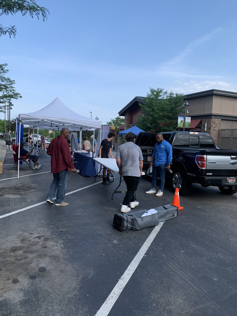 ADAthleticsOS's tweet photo. The South Football team assisted with setting up for Juneteenth. They were able to learn about the history while putting in some work.@osffbc https://t.co/5z3r0ozCF2