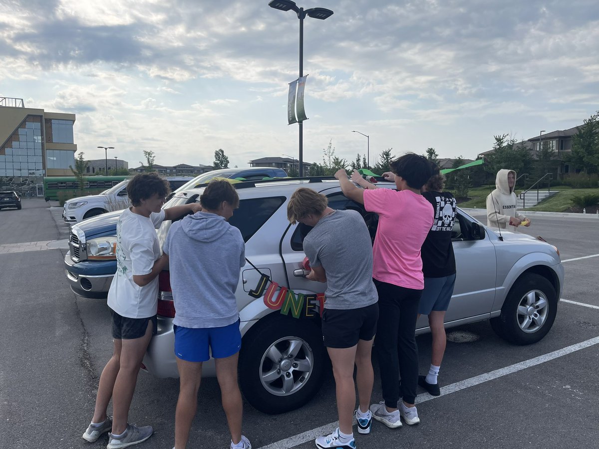 ADAthleticsOS's tweet photo. The South Football team assisted with setting up for Juneteenth. They were able to learn about the history while putting in some work.@osffbc https://t.co/5z3r0ozCF2