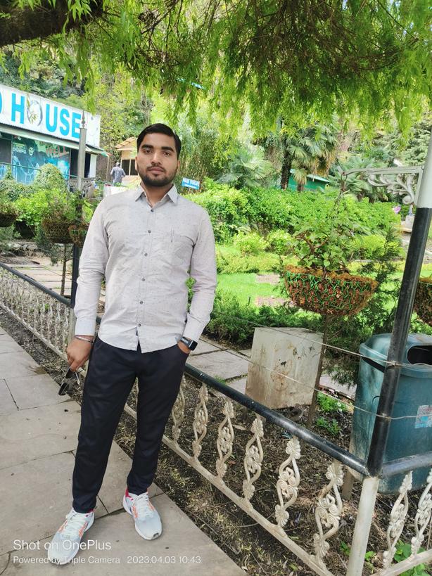 pcmeena120's tweet photo. “उदासियों की वजह तो बहुत है जिंदगी में पर बेवजह खुश रहने का मज़ा ही कुछ और है – इसलिए हमेशा खुश रहो।” #picture #photo https://t.co/y3jZmKRZei
