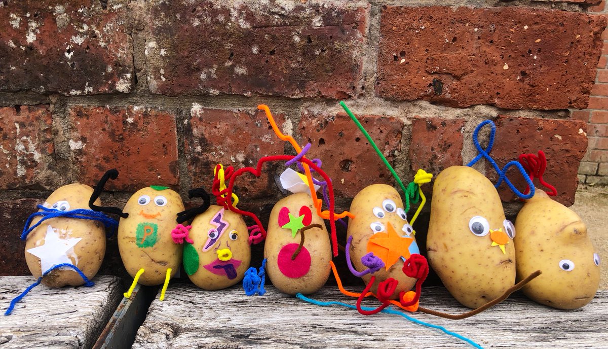 TLicketyspit's tweet photo. @Hidden_Gardens what a fab time we had!! Exciting #Storyplay in the gardens, delicious food from Kin Kitchen, planter making, pickletastic tasty jars, Wish Tree, origami, lavender pouch making &amp; A POTATO PARADE! #RefugeeFestival #Glasgow #Scotland #play #community @LicketyTweet https://t.co/JoSdAGlIwb