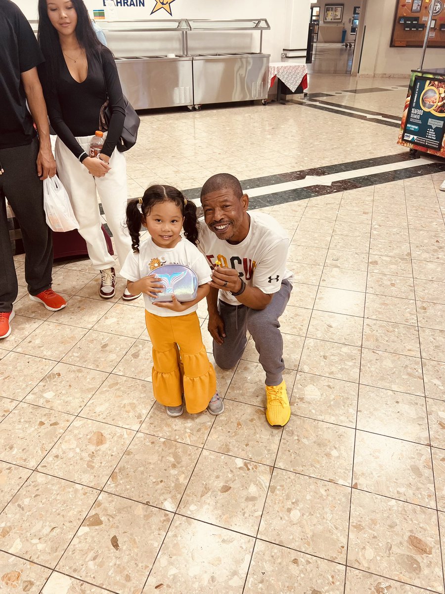 Tyrone Muggsy Bogues on Twitter "My fans come in all shapes and sizes 💪🏽"