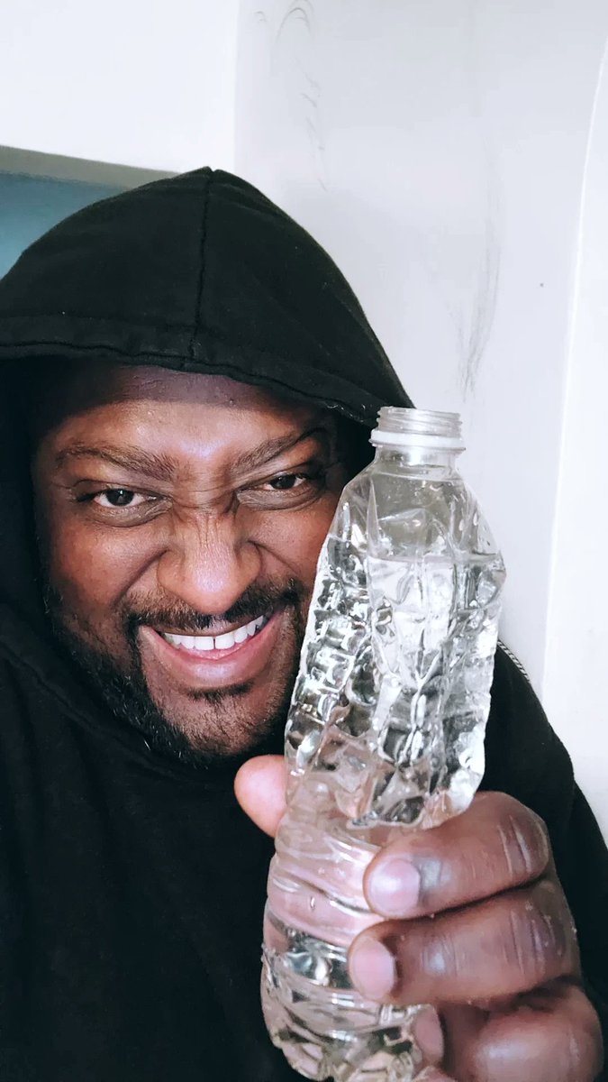 ItsmindofJson's tweet photo. When you been refilling the same #polandspring bottle for over a week https://t.co/1bNYbQRCCq