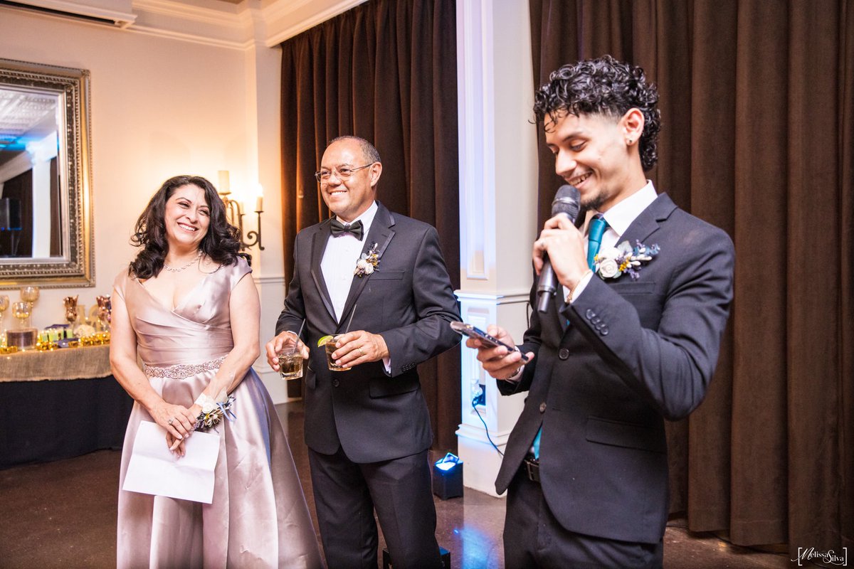 Alxsitos's tweet photo. Cheers to 365 days 💍🫶🏼 https://t.co/SffJ0StMkj