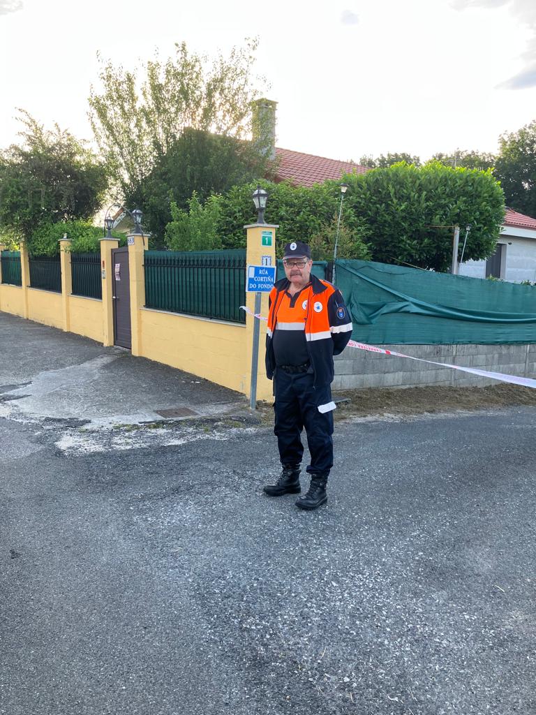 OVoluntariadoOU's tweet photo. 🏁🏆🏎
Remata o Rallie de Ourense no que participaron máis de 170 voluntari@s de 27 AVPC #ProteccionCivil que estiveron presentes nas duas xornadas a pé de asfalto para axudar a garantir a seguridade dos tramos nesta 56º Edición
#56ROU
Gran traballo compañeir@s
💪🧡🧡🧡 https://t.co/8aHRFP9fw0